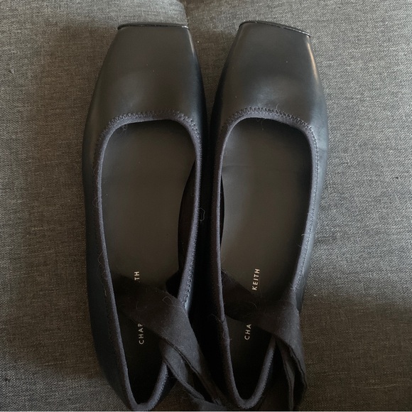 Charles & Keith Black Tie-Around Ballerina Flats 🖤 - Picture 1 of 4